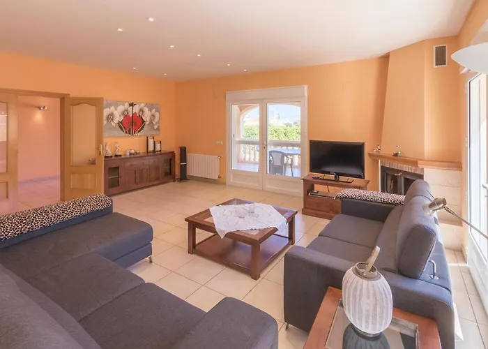 Chris, Area Of - By Villamar Willa