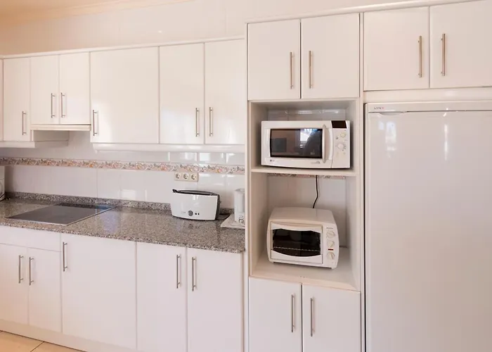 Chris, Area Of - By Villamar Willa